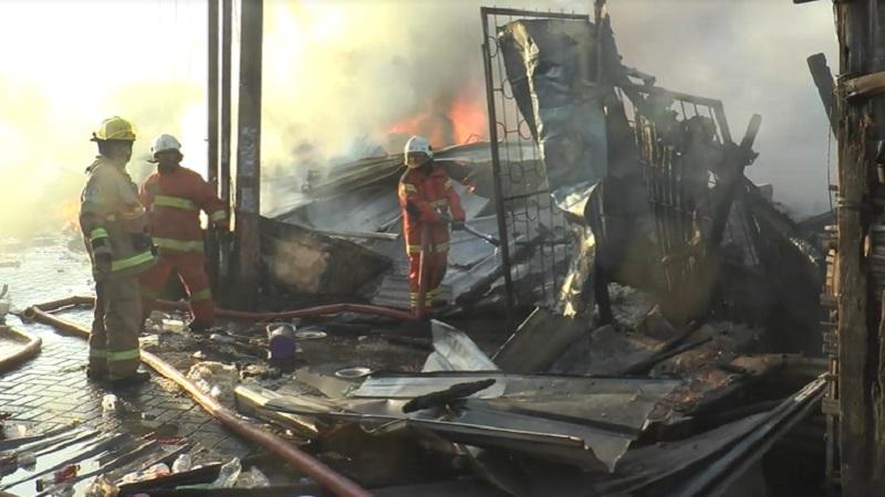 Gudang Rongsokan di Surabaya Hangus Terbakar, Pemilik Luka Lompat dari Lantai 2 