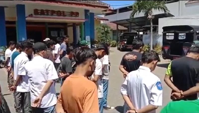 23 Pelajar Situbondo Diamankan Satpol PP gegara Nongkrong di Kafe pada Jam Sekolah 
