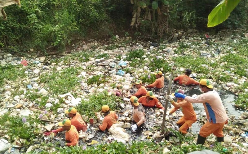 150 Ton Sampah Diangkat dari Sungai Cikarang Hilir Bekasi, Ini Penampakannya