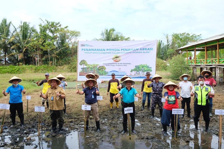 PT Angkasa Pura I Tanam 5.000 Pohon Penahan Abrasi di Kawasan Penyangga Bandara YIA