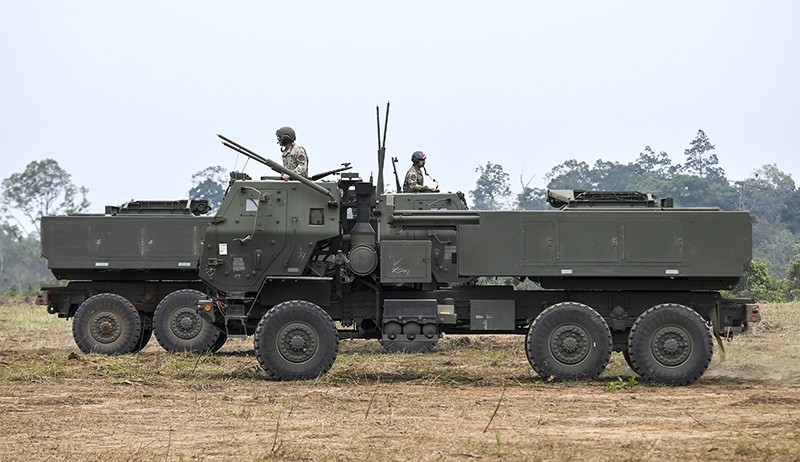 Penampakan Roket Astros TNI AD - Himars US Army Diluncurkan dari Puslatpur Baturaja - Bagian 3