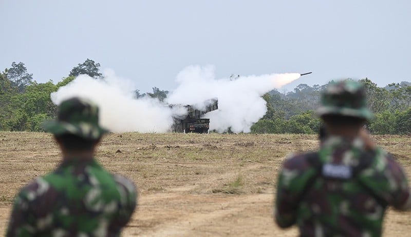 Penampakan Roket Astros TNI AD - Himars US Army Diluncurkan dari Puslatpur Baturaja - Bagian 1