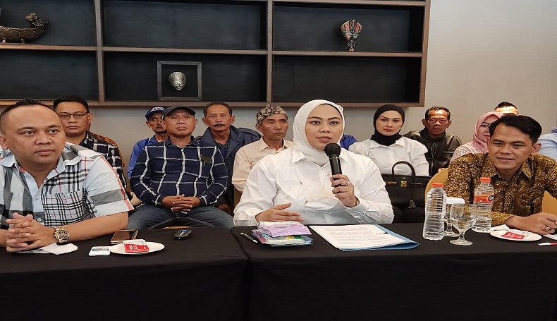 title Wacana Bupati Karawang Pindah Partai Menguat, Cellica: Jangan Bicara Politik Dulu Wacana Bupati Karawang Pindah Partai Menguat, Cellica: Jangan Bicara Politik Dulu
