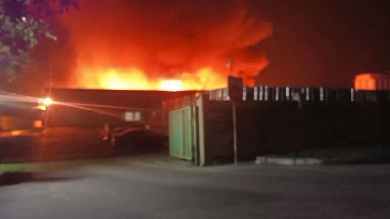 Ukraina Serang Pabrik Bir di Donetsk, 1 Orang Tewas dan Picu Kebakaran  