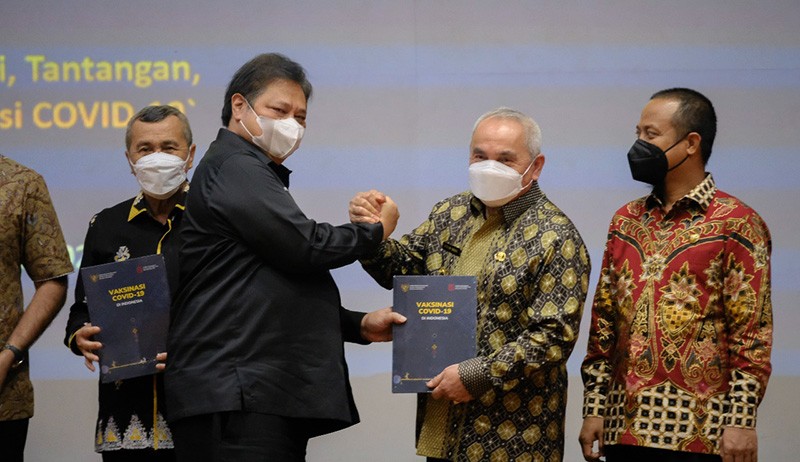 Pemerintah Luncurkan Buku Vaksinasi Covid-19 - Bagian 1