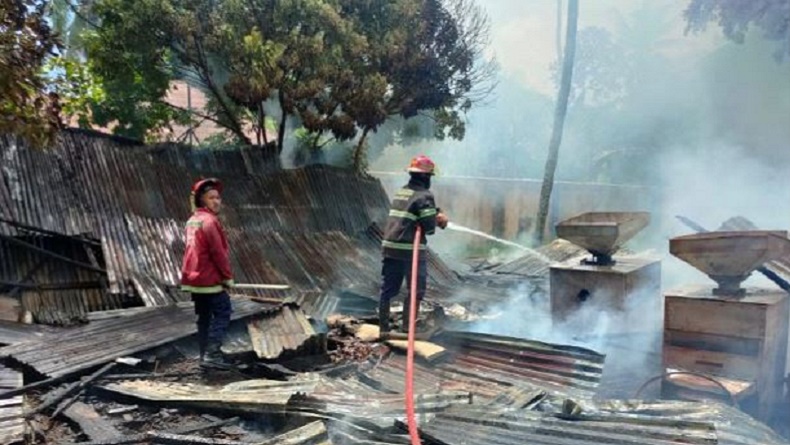 Kebakaran di Solok, Rumah Petani Rata dengan Tanah Usai Dilalap Api