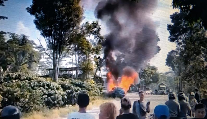 Mobil Angkut Jeriken BBM Terbakar Dekat SPBU di Temanggung, Sopir Luka Bakar