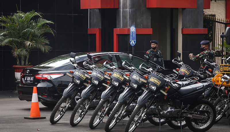 Komnas HAM Periksa Irjen Ferdy Sambo, Wakapolri Datangi Mako Brimob - Bagian 4