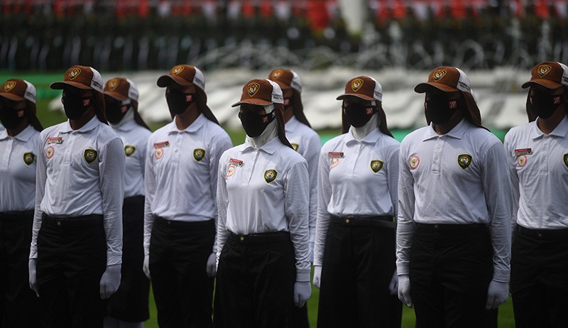 Pesawat Tempur F16 Membentuk Formasi 77 di Langit Terlihat dari Istana Merdeka - Bagian 3