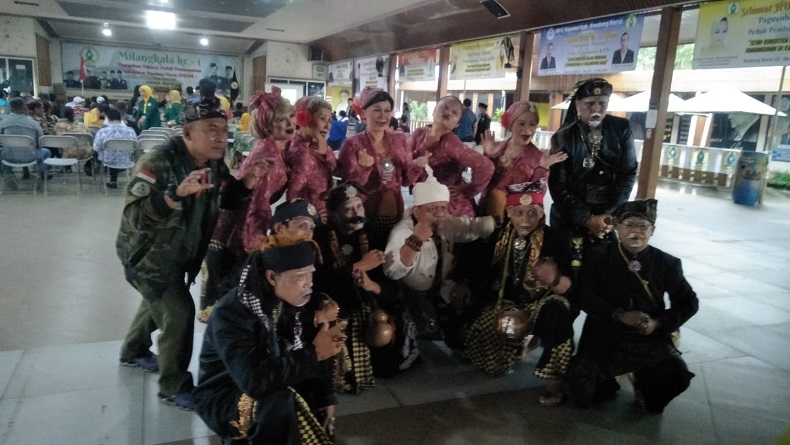 Seniman Lengser Jabar Bahagia Bisa Tampil Lagi seusai Dihantam Pandemi