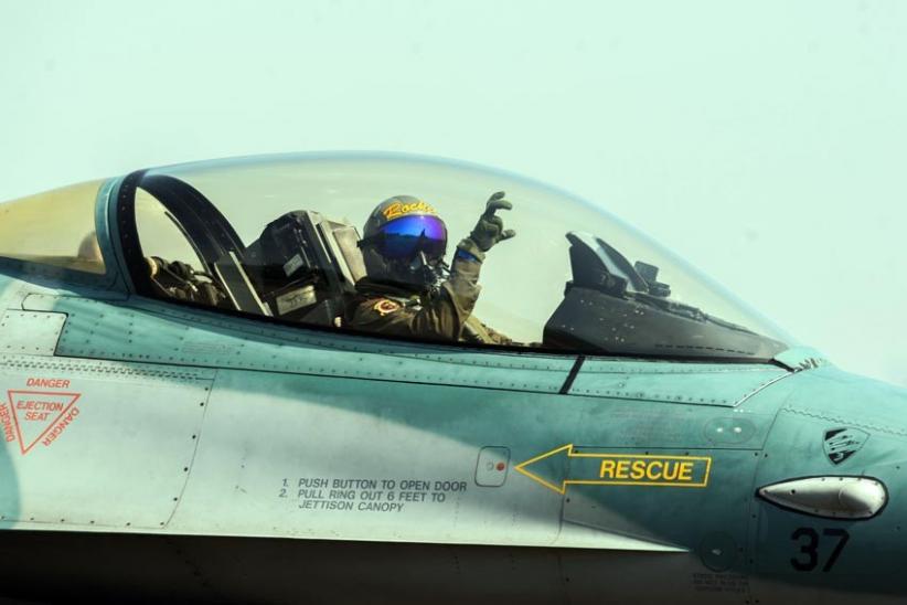 Potret Gladi Kotor Flypast Pesawat F-16 TNI AU Jelang HUT Ke-77 RI  - Bagian 1