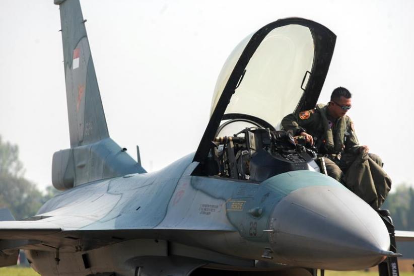 Potret Gladi Kotor Flypast Pesawat F-16 TNI AU Jelang HUT Ke-77 RI  - Bagian 2