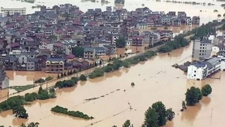 7 Turis Tewas Terseret Arus Banjir Bandang saat di Lokasi Wisata