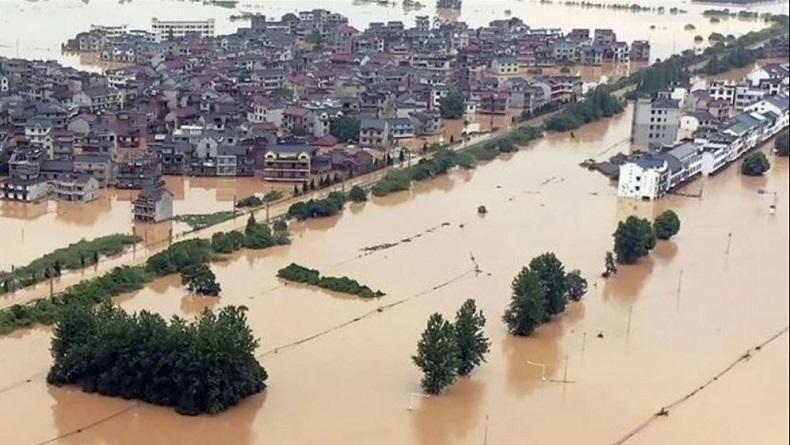 Banjir Bandang Terjang Tempat Wisata, 7 Turis Tewas Terseret Arus