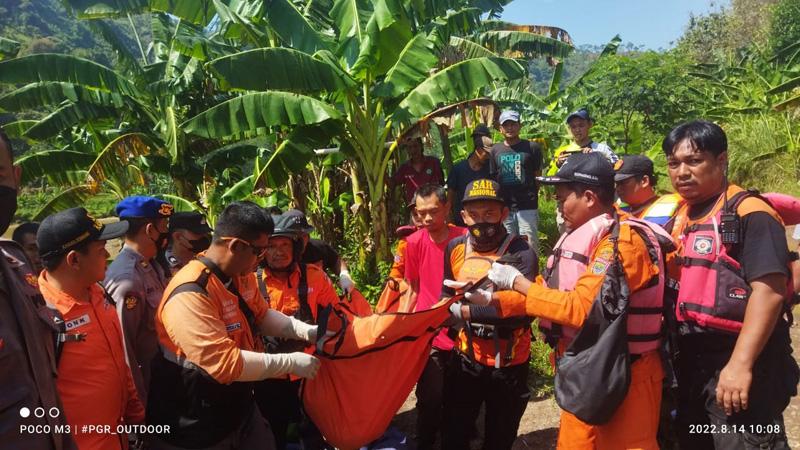 title Terpeleset, Bocah 12 Tahun di Kendal Tewas Hanyut Terbawa Arus Sungai Kutho Terpeleset, Bocah 12 Tahun di Kendal Tewas Hanyut Terbawa Arus Sungai Kutho