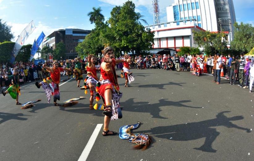 1.050 Seniman Ramaikan Gelaran Gamelan Kolosal Peringati HUT ke-72 Provinsi Jateng - Bagian 4