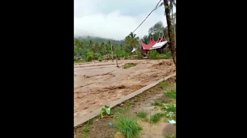Banjir Bandang di Solok, Rumah dan Sawah Warga Terendam Air