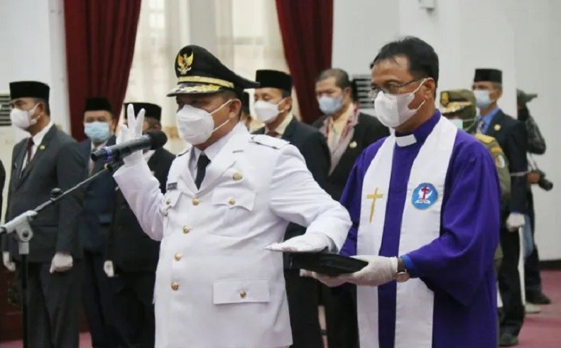 Lantik Wabup Sintang, Gubernur Kalbar Ingatkan Soal Jual Beli Jabatan