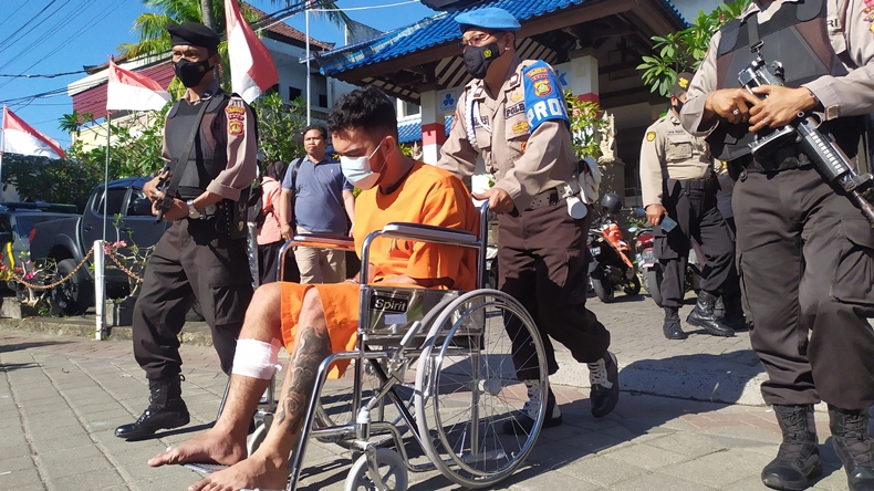 title Baru 2 Hari Menjabat, Kapolsek Kuta Bali Tembak Maling Spesialis Kos-kosan Baru 2 Hari Menjabat, Kapolsek Kuta Bali Tembak Maling Spesialis Kos-kosan