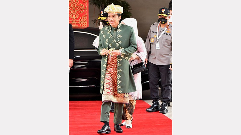 Penampilan Presiden Jokowi Pakai Baju Adat Bangka Belitung saat Sidang Tahunan - Bagian 1