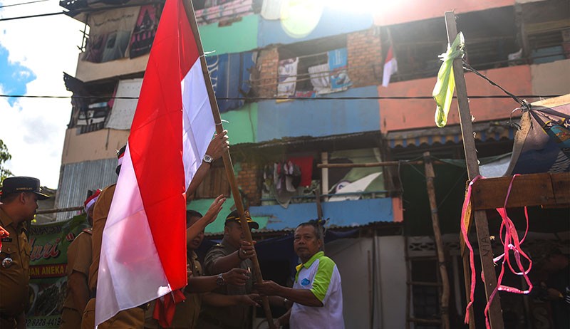 Bagi-Bagi 10.000 Bendera Merah Putih di Palembang - Bagian 2