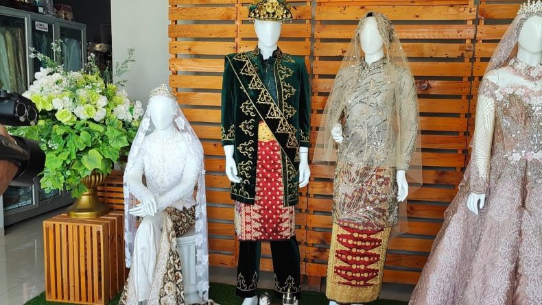 Karyanya Dipakai Presiden Jokowi, Desainer Baju Adat Bangka Belitung Kebanjiran Order