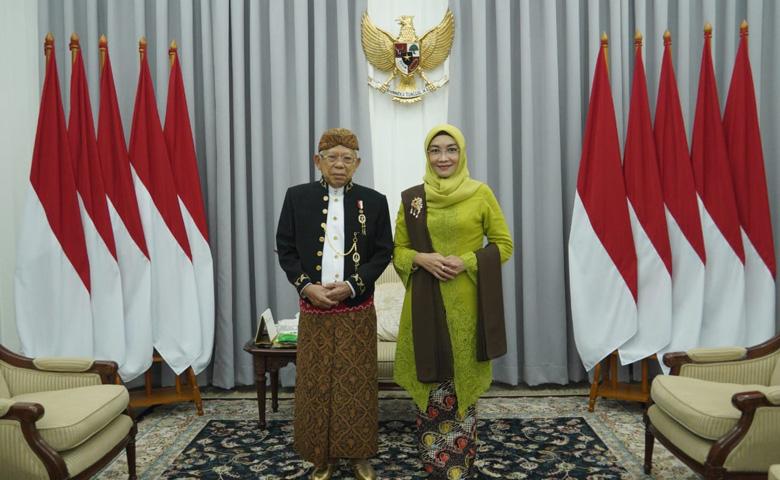  Tampil Elegan, Wapres Kenakan Pakaian Adat Solo saat Hadiri Sidang Tahunan MPR 2022
