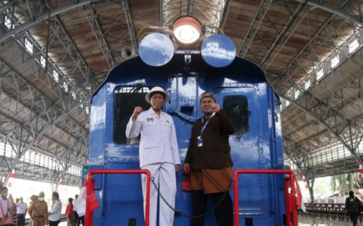 Peringati HUT ke-77 RI, KAI Operasikan Lokomotif Listrik Pertama di Indonesia