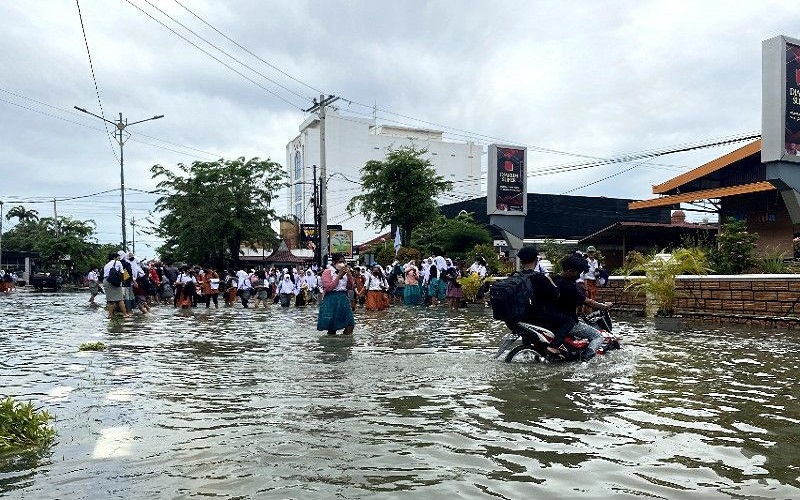 Hujan Deras Picu Banjir di Wilayah Kota Medan, Ini Rinciannya