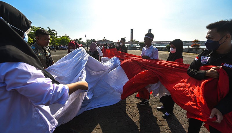 Foto Bendera Merah Putih Raksasa Ukuran 3.000 Meter Persegi - Bagian 4