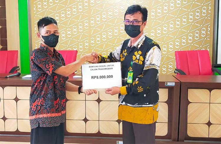 2 Kepala Keluarga Asal Kulonprogo Diberangkatkan Jadi Transmigran Ke Mahalona
