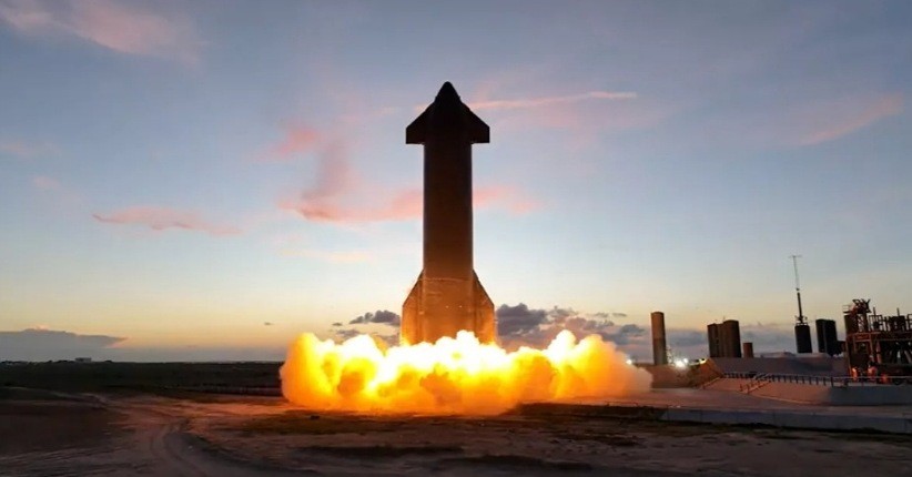 Roket Raksasa SpaceX Bakal Luncurkan Satelit Komunikasi pada 2024