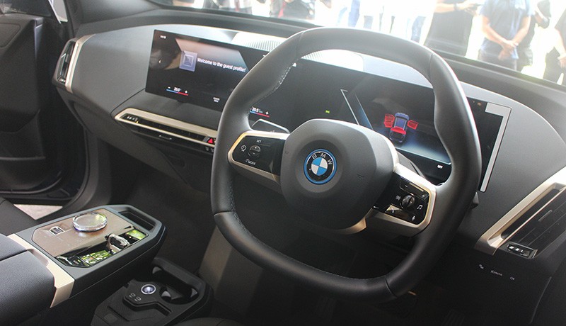Kendaraan Listrik BMW i4 dan iX Hadir pada Ajang Maybank Marathon 2022 di Bali - Bagian 5