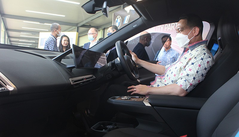 Kendaraan Listrik BMW i4 dan iX Hadir pada Ajang Maybank Marathon 2022 di Bali - Bagian 4