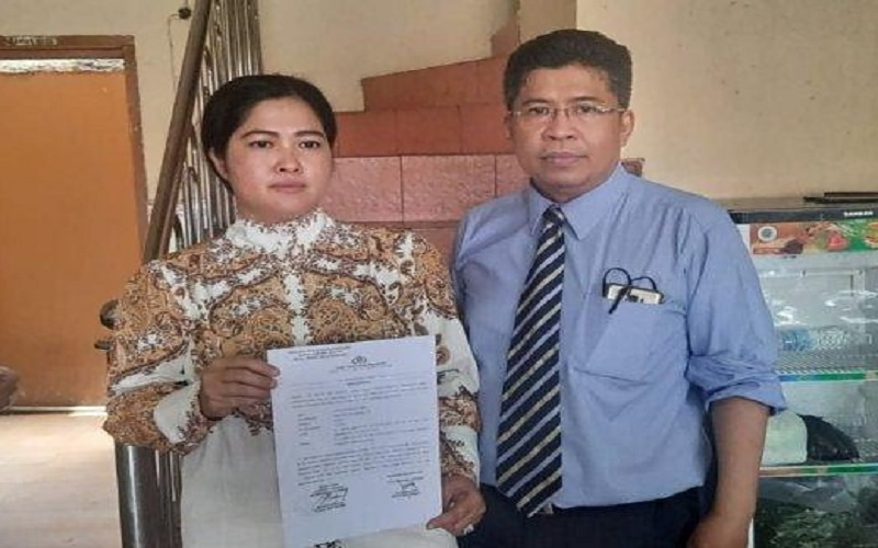 title Orang Tua Tersangka Pengeroyokan di Jalan Merdeka Melapor ke Propam Polda Sumsel  Orang Tua Tersangka Pengeroyokan di Jalan Merdeka Melapor ke Propam Polda Sumsel