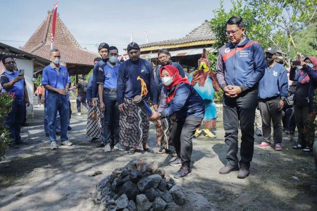  Bupati Sleman Ambil Api Merapi untuk Perhelatan Porda-Peparda DIY 2022