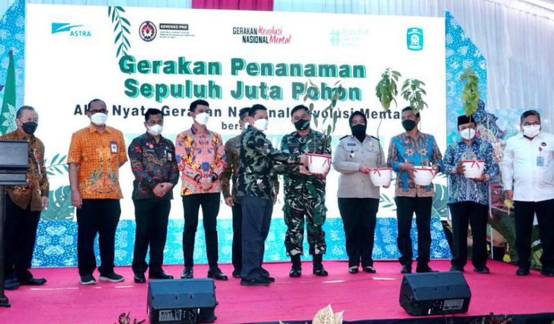 Mitigasi Perubahan Iklim, Kemenko PMK Ajak Pelajar Indonesia Tanam 10 Juta Pohon 