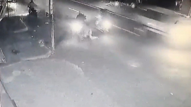 Terekam CCTV, Perempuan di Lumajang Terseret saat Pertahankan Motornya Dibawa Kabur Pencuri