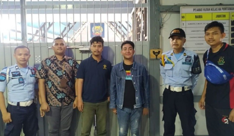 Selebgram Rey Baday Serahkan Diri ke Rutan Pontianak Jalani Vonis Kasus Pencemaran Nama Baik