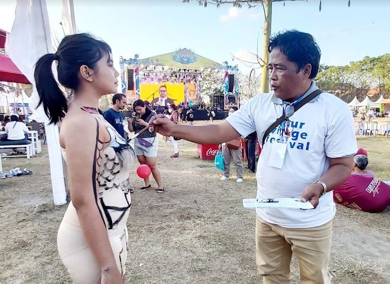 Belasan Model Seksi Jadi Kanvas Hidup Seniman di Sanur Villages Festival