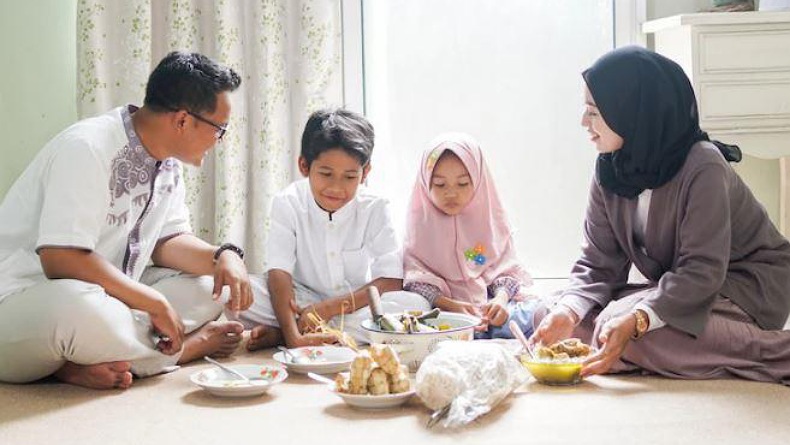 Makan dan Minum Tidak Boleh Berdiri, Ternyata Dampaknya Tidak Main-main