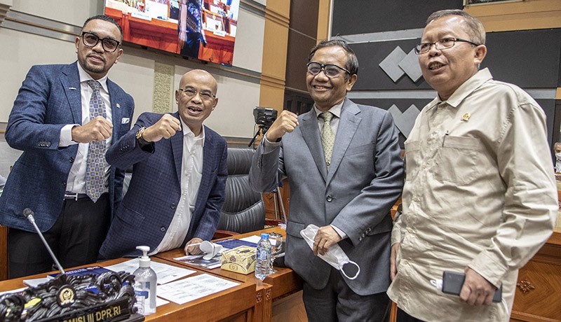 Foto Mahfud MD Datangi DPR Bahas Penembakan Brigadir J oleh Ferdy Sambo - Bagian 2