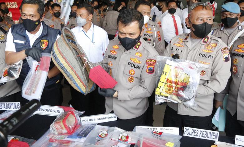 title 24 Bandar Judi Ditangkap, Kapolda Jateng: Wujud Komitmen Berantas Perjudian tak Hanya Pemain 24 Bandar Judi Ditangkap, Kapolda Jateng: Wujud Komitmen Berantas Perjudian tak Hanya Pemain