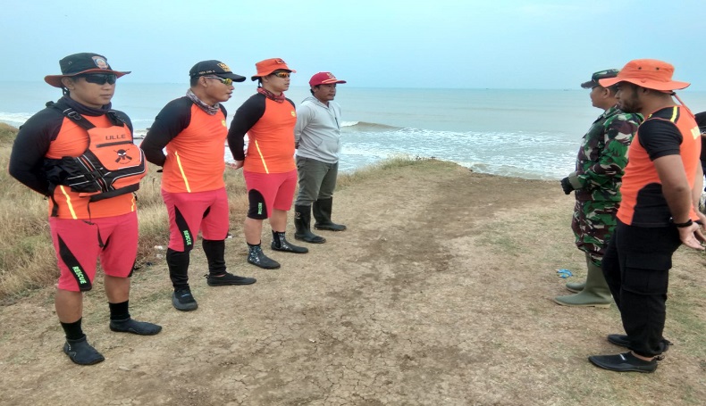 Bocah Hilang Terseret Arus Pantai Mandasari Indramayu, Tim SAR Intensifkan Pencarian