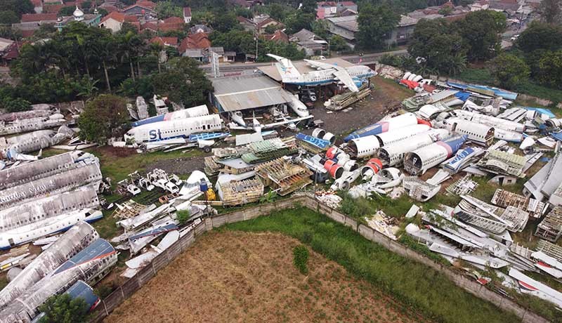 Penampakan dari Udara Penampungan Bangkai Pesawat di Bogor - Bagian 1