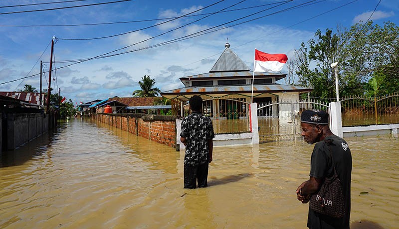 Kota Sorong Dikepung Banjir, Dua Orang Meninggal dan 9.000 KK Mengungsi - Bagian 2