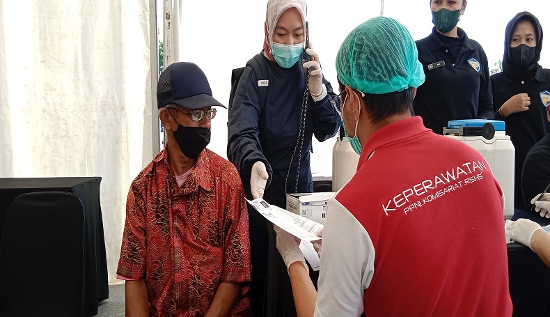 Vaksinasi Booster HUT Ke-33 RCTI di Bandung, Begini Apresiasi Warga 