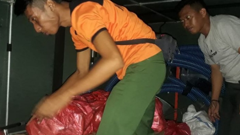 Korban Banjir Bandang Bone Bolango Kembali ke Rumah, Jembatan Darurat Belum Bisa Dilewati