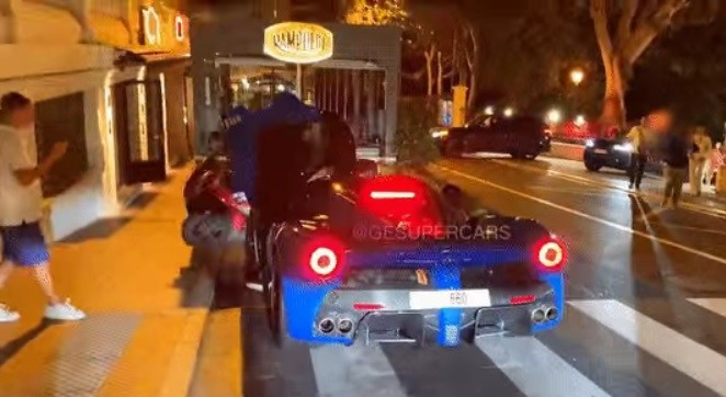 Petugas Valet Nangis Ferrari Seharga Rp13 Miliar yang Diparkirkannya Nabrak Motor