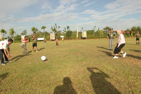 Bupati Barito Kuala Buka Turnamen Sepakbola Wanaraya Cup 2022